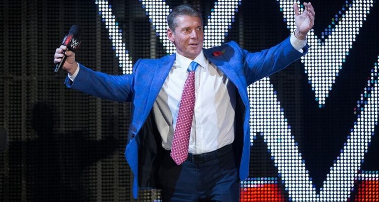 Vince McMahon durante un evento de WWE.