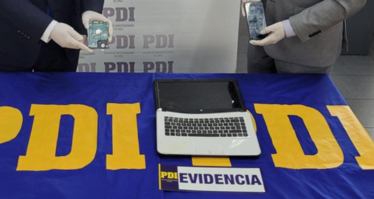 acusado de almacenar pornografía infantil