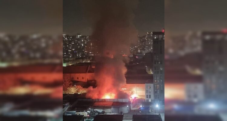 Adulto mayor murió tras incendio que habría iniciado por un brasero en Santiago