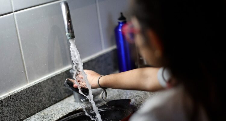 Reportan leve aumento de la cifra de morosidad del agua potable: mayoría de clientes son de la RM