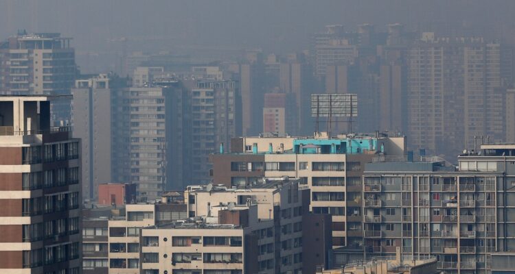 Alerta Ambiental rige durante este viernes en la región Metropolitana