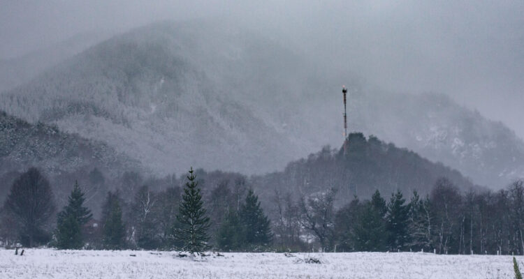 Acumulación de nieve mantiene a casi 2 mil familias pehuenches aisladas en Alto Bío Bío