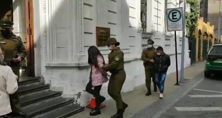 Otra vez apuñalan a una persona en asalto en la Alameda: hay dos detenidos