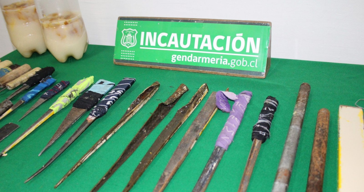 Armas y alcohol incautado en cárcel de Valdivia