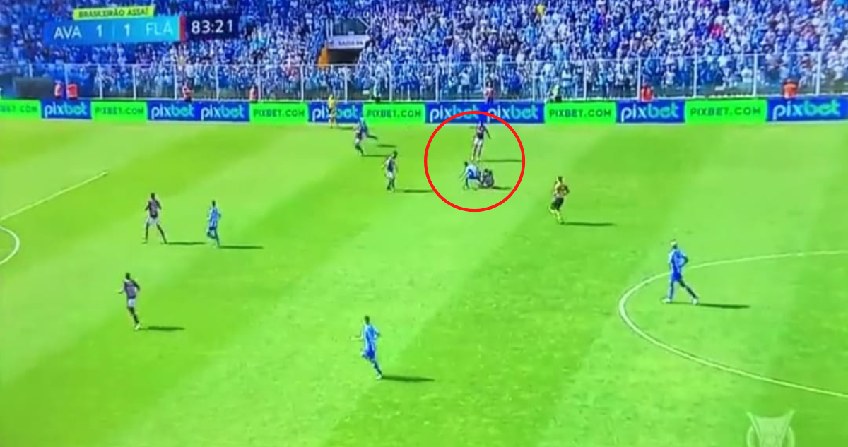 Arturo Vidal fue clave en la victoria del Flamengo sobre el Avaí.