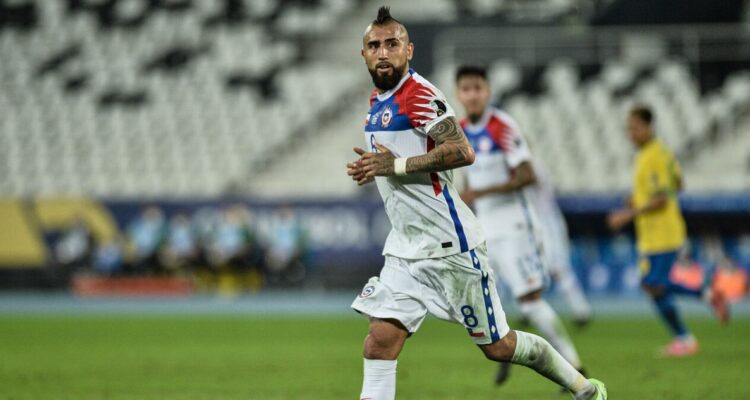 Flamengo quiere a otro chileno con Arturo Vidal.