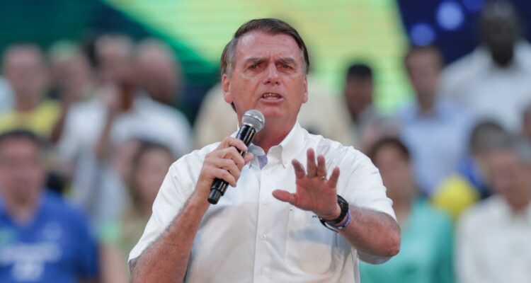Bolsonaro arremete contra Lula y la Corte Suprema al lanzar su candidatura a la reelección