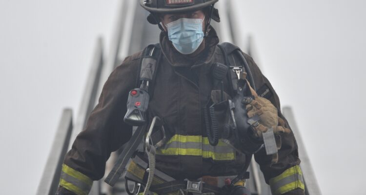 Bomberos colegio explosión Valparaíso