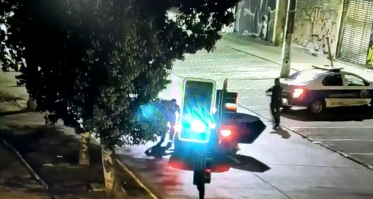 Cámara grabó momento en que Carabineros frustra robo que terminó con delincuente muerto en Ñuñoa