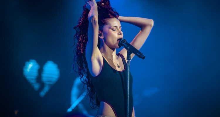 Cami repleta su primer Gran Rex en Buenos Aires: habló de aborto, machismo y hongos alucinógenos