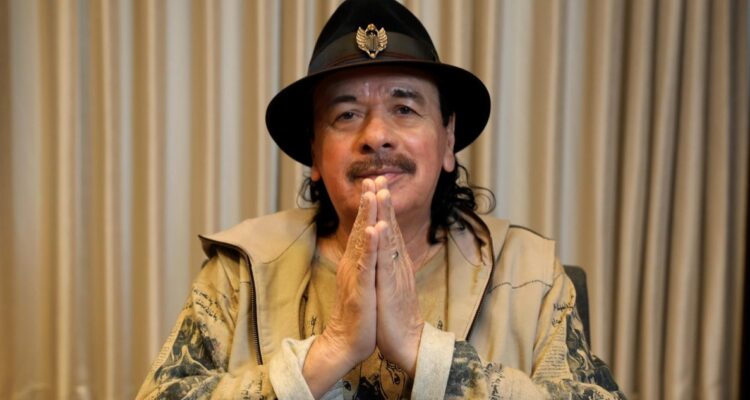 Carlos Santana se desmaya en pleno concierto y preocupa a sus fans: “Olvidé comer y beber agua”