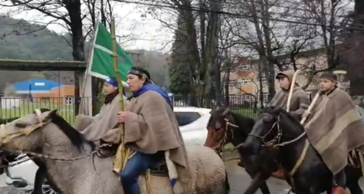 Celestino Córdova hace uso de beneficio trimestral y se va a caballo a ceremonia de cárcel de Temuco