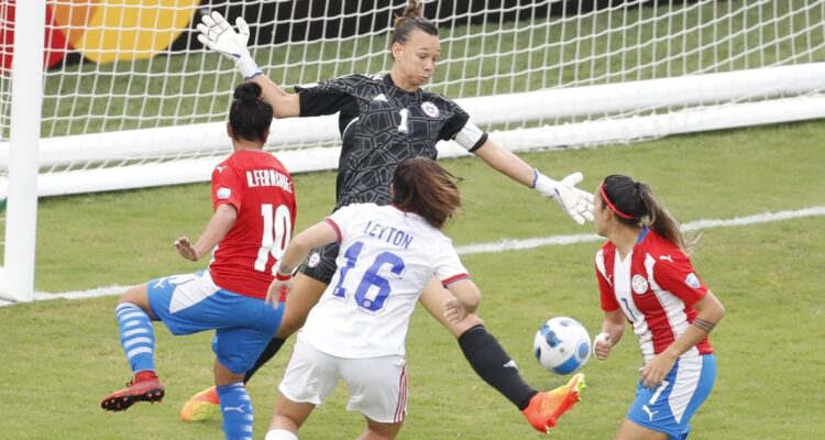 Chile cae ante Paraguay.