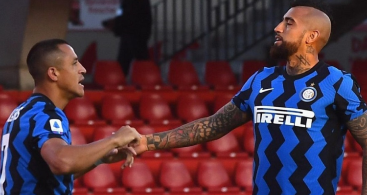 Arturo Vidal y Alexis Sánchez en su última foto juntos en Italia como jugadores del Inter.
