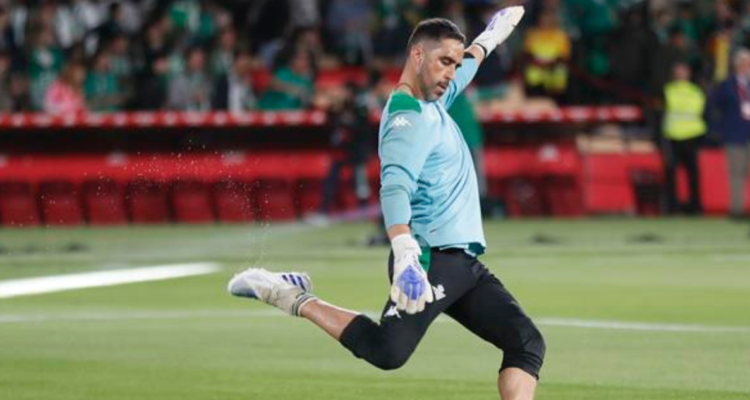 Claudio Bravo consigue consolidarse en la pretemporada con el Real Betis.