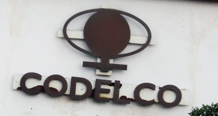Codelco da “paso histórico” y confirma que este año iniciará construcción de una desalinizadora