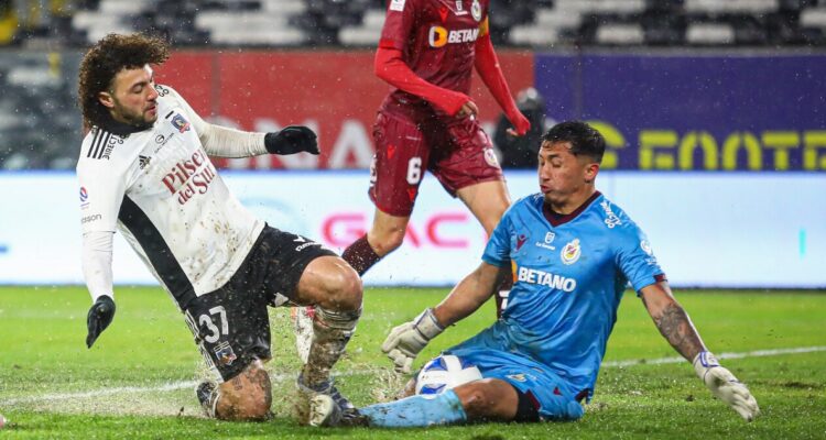 Colo Colo golea a La Serena en el Monumental.