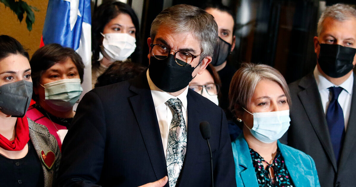 Ministros tras aprobación del bono de invierno
