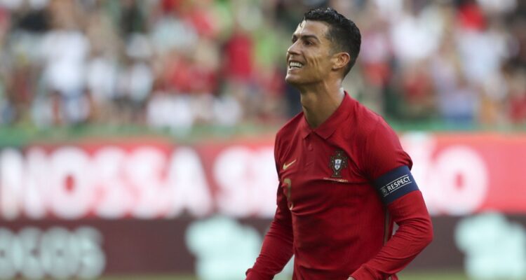 Cristiano Ronaldo es seducido por los petrodólares.