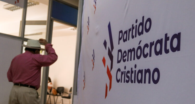 DC alista postura frente al Plebiscito en medio de peticiones para dar libertad de acción