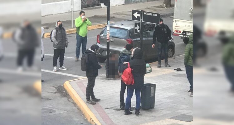 “Estaban a punto de matarlo”: detención ciudadana termina con delincuente herido en Santiago