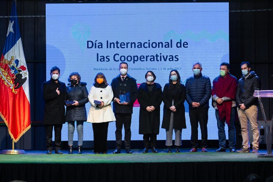 evento participantes de gobierno dia internacional de las cooperativas