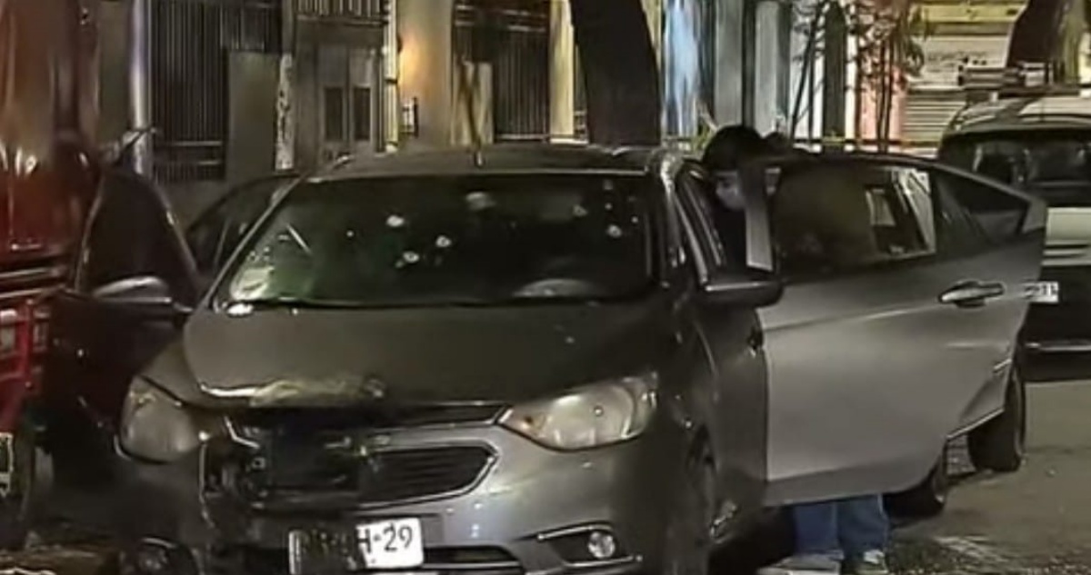 Carabienros investigan impactos balísticos en auto en barrio Yungay