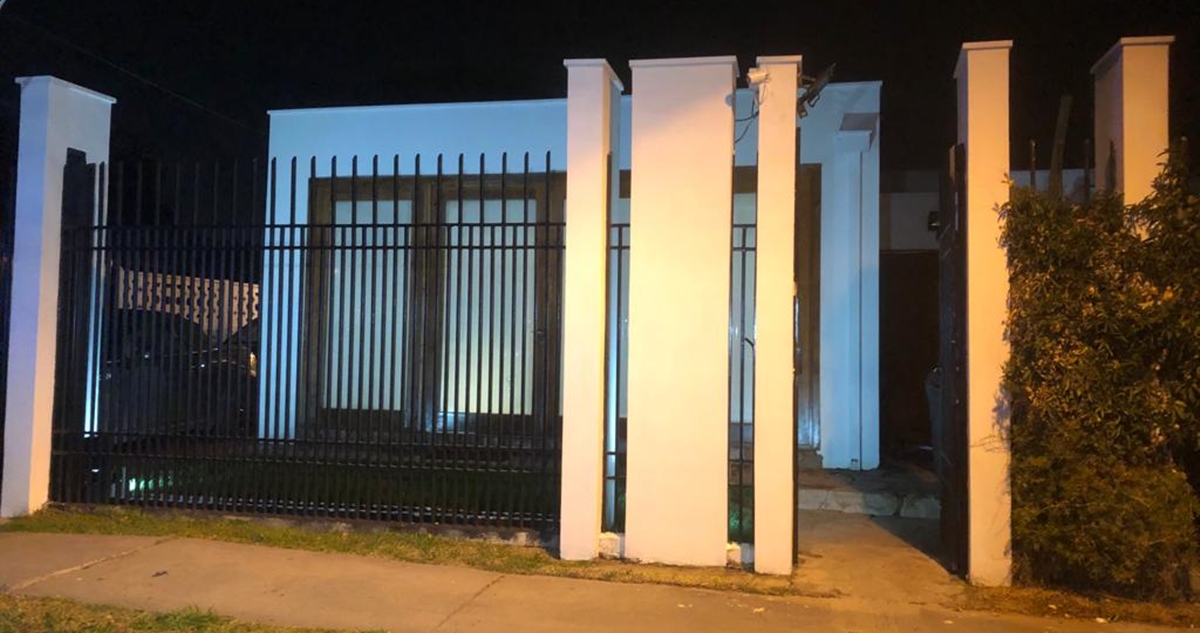 Pareja de detectives frustraron con disparos un robo en su vivienda de Maipú