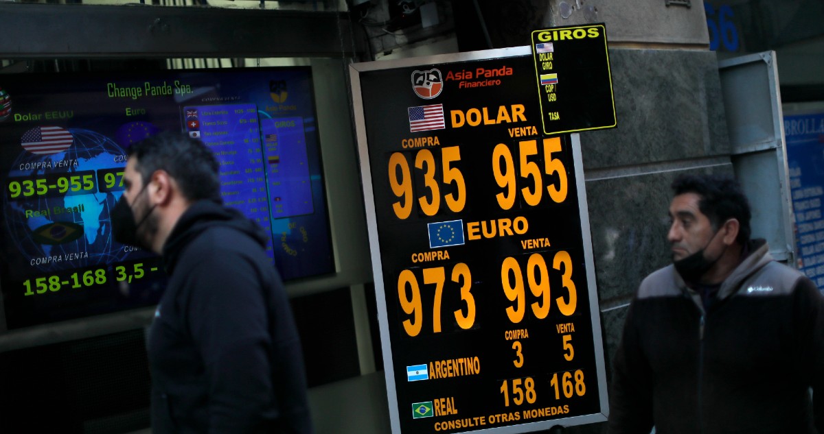 El dólar se fue a una caída libre de más de $35 luego de la intervención del instituto emisor