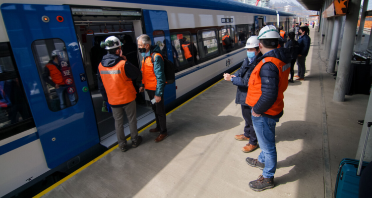 Imagen de un tren de EFE