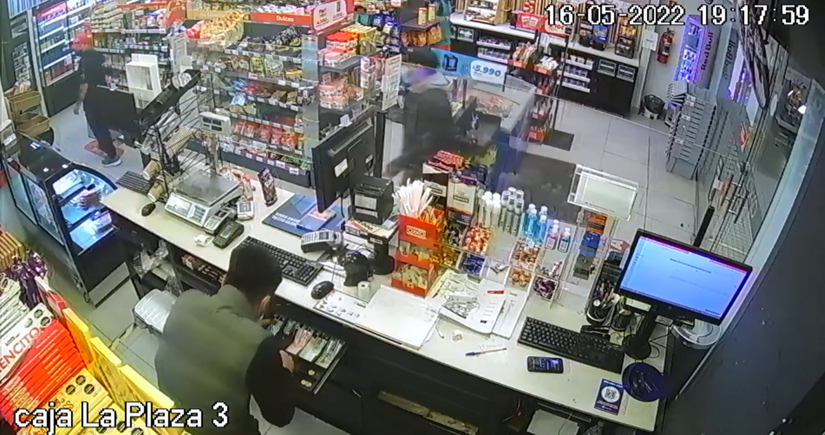 “El niño del Oxxo” cae en La Pintana: se le acusa de asaltar tiendas en zona oriente de la RM