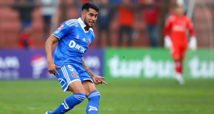 Emmanuel Ojeda jugando por La U.