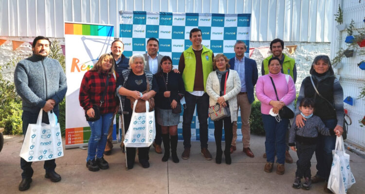 Empresa MUNDO Telecomunicaciones instala internet en juntas de vecinos