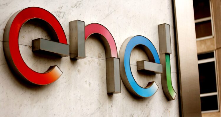 Enel Chile venderá su filial de transmisión eléctrica a Grupo Saesa: Operación quedó sujeta a la FNE