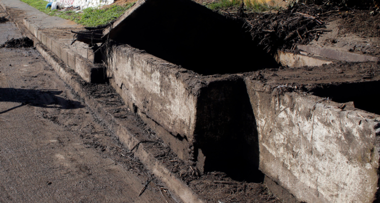 “Esto va a estar estallar”: vecinos acusan pésimo estado de caminos y alcantarillas en Los Muermos