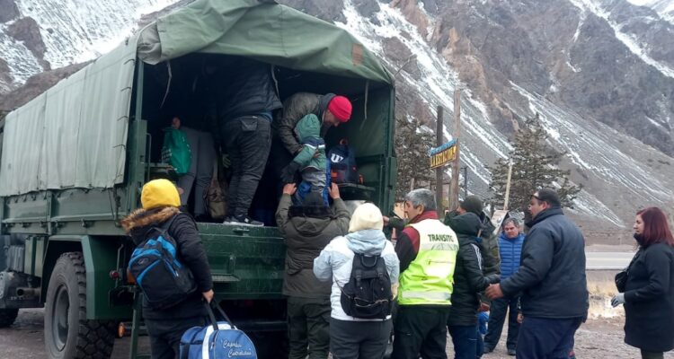Evacuación de personas en paso Los Libertadores