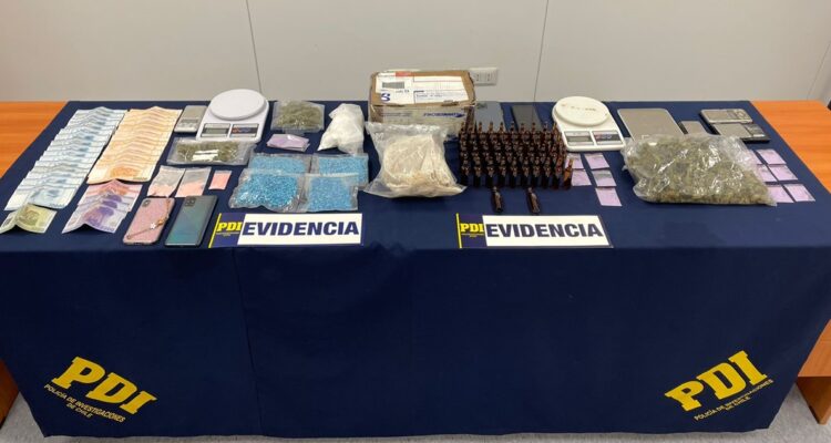 Encomienda con éxtasis que venía desde el Reino Unido permite detener a 3 personas en la capital