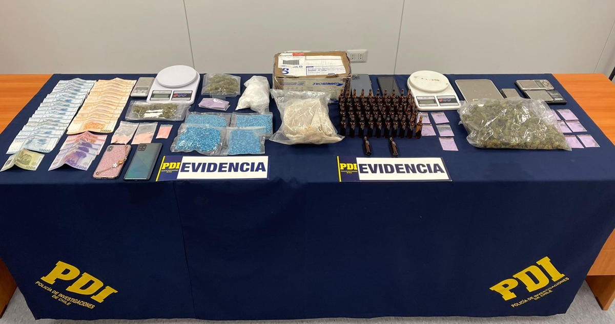 Encomienda con éxtasis que venía desde el Reino Unido permite detener a 3 personas en la capital