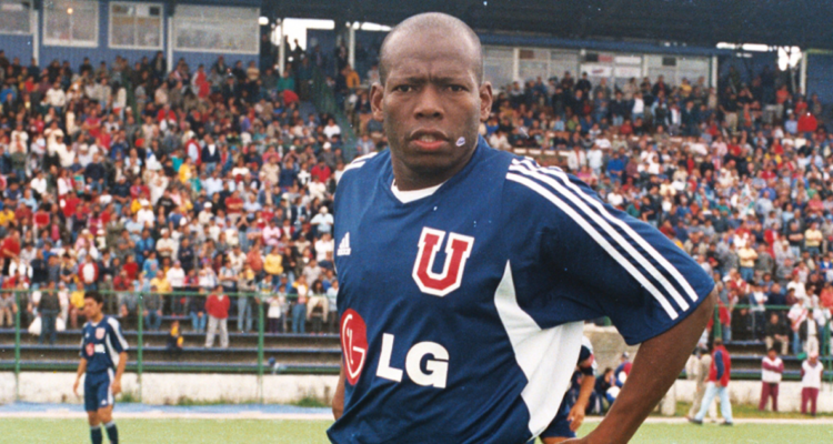 Faustino Asprilla con la fe de que Universidad de Chile realizará un buen papel en el Superclásico.
