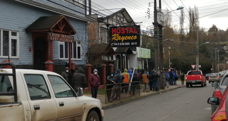 "Es vergonzoso, humillante": filas desde las 4 de la madrugada para comprar pellet en Osorno.