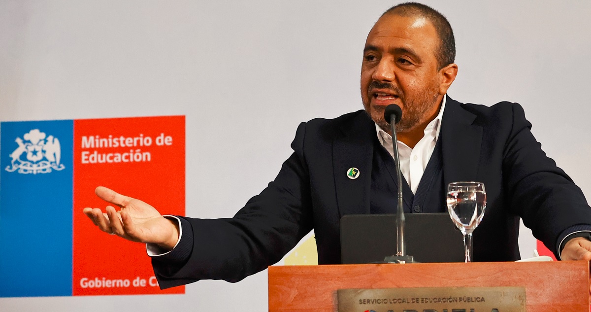 Foto contexto Mineduc y CAE