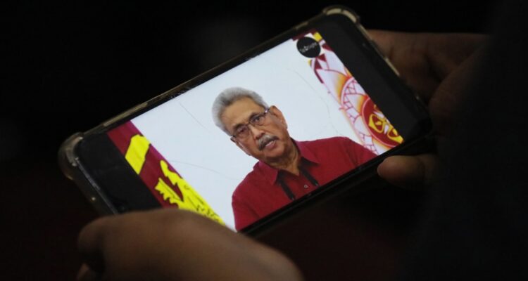 Presidente de Sri Lanka aterriza en Singapur tras huir de su país: aún no hace oficial su renuncia