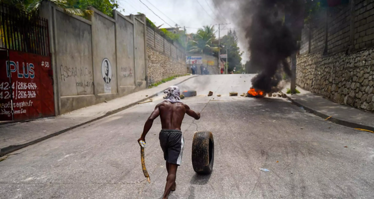 Manifestación contra el alza de precios en Puerto Príncipe, Haití.