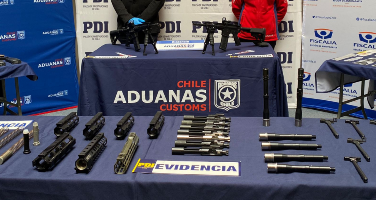 hallan armas de guerra en aeropuerto de antofagasta