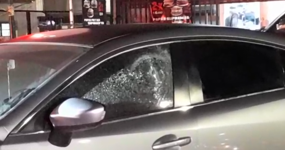 Hombre fue baleado en la cabeza mientras circulaba en auto junto a su familia en San Bernardo