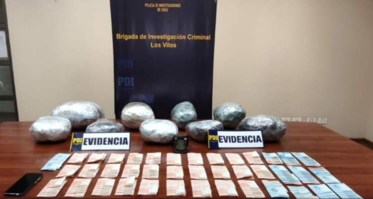 hombre se hace pasar por policía y roba a adulto mayor