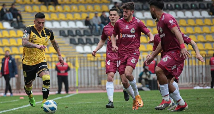 Joe Abrigo se burla de su clásico rival.