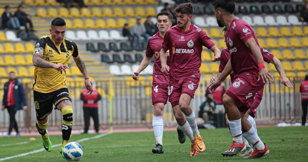 Joe Abrigo se burla de su clásico rival.