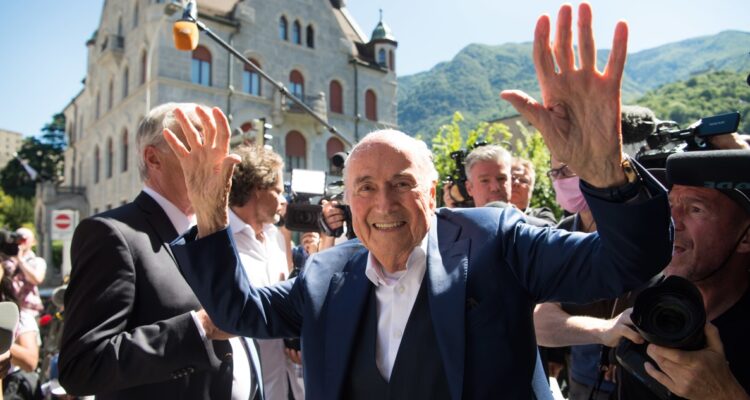 Joseph Blatter fue absuelto de las acusaciones de corrupción.