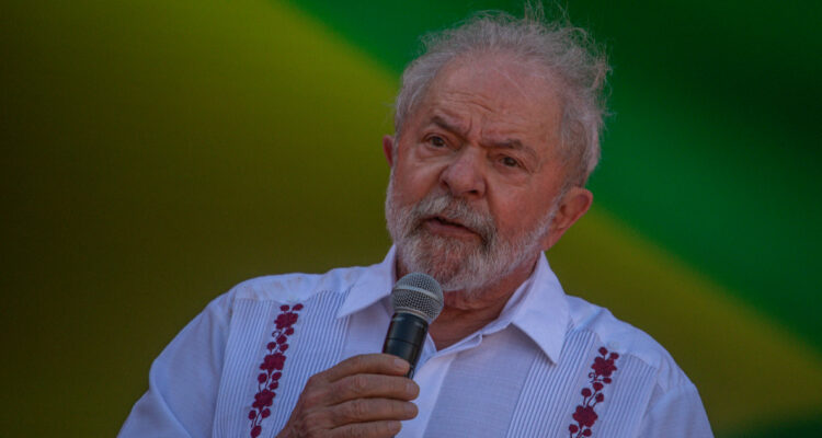 Lula da Silva culpa a Bolsonaro y su “negación a la ciencia” por la gravedad del covid en Brasil